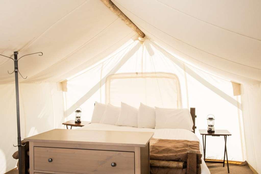 Under Canvas ווסט ילוסטון חדר תמונה